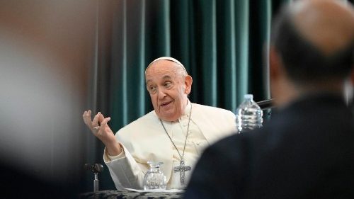 Le Pape a rencontré 35 prêtres dans la paroisse Sant'Enrico à Rome
