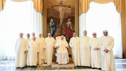 البابا فرنسيس يستقبل  جماعة دير مونتيفيرجيني