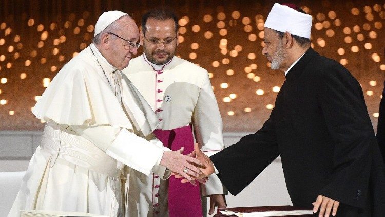 Archivbild: Papst Franziskus, P. Yoannis Lahzi Gaid und al-Tayyeb