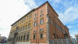 Carlo Maria Viganò exkommuniceret