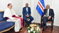 2023.03.04 Nunzio Monsignor Waldemar Stanisław Sommertag con il Presidente della Repubblica di Capo Verde al quale ha presentato le credenziali