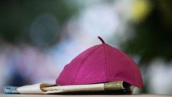 Mitre et calotte d'un évêque