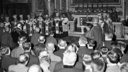 25-11-1963-Sc-0141-Paolo-VI-Funz.-Onore-S.-Giosafat-3.jpg