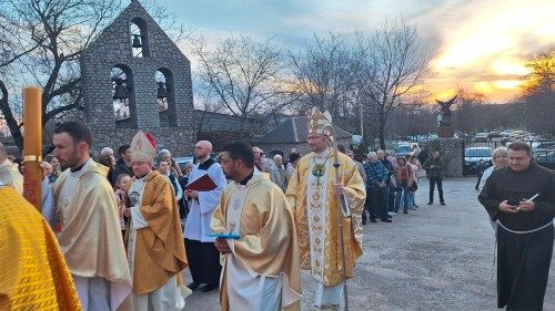File photo of Easter Vigil in Zaporizhzhia with Apostolic Nuncio Visvaldas Kulbokas  (31 March 2024) Credits: rkc.zp.ua