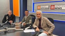 2025.04.04 ESTUDIO 9 - MONS LUCIO RUIZ - ANDREA SARUBBI