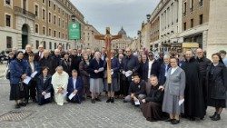 Os peregrinos numa foto de grupo (Vatican Media)