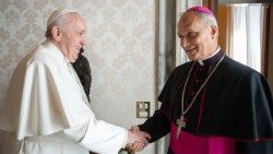 Kardinali Robert Prevost me Papën Françesku