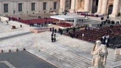 Svatopetrské náměstí v ranních hodinách