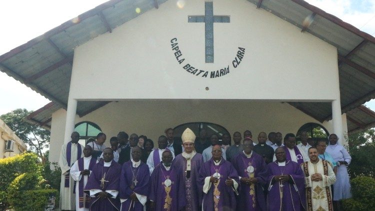 Bishops and participants at the SIGNIS Africa workshop in Maputo